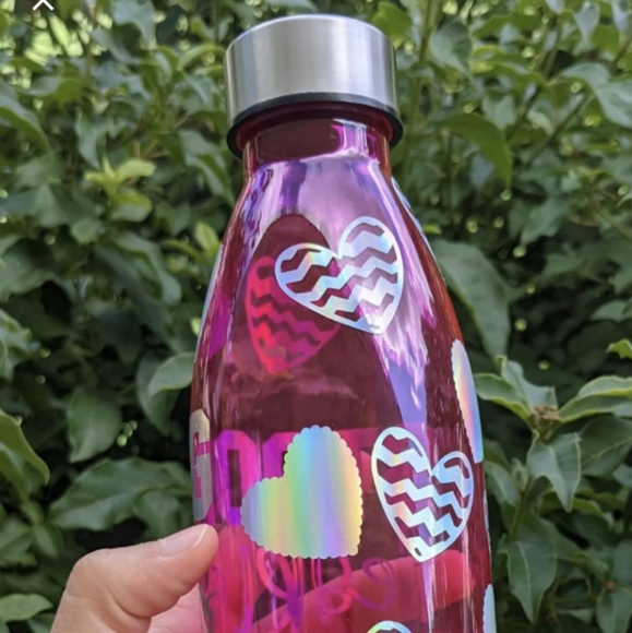 Pink Personalized 22oz. BPA FREE Holographic Heart Design Water Bottle - Picture 6 of 10